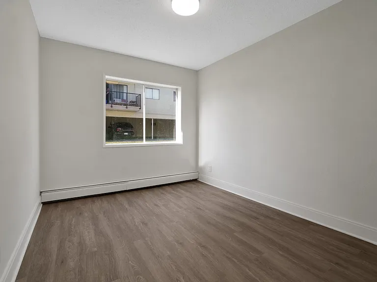 820 Craigflower Rd #204 — Photo 14