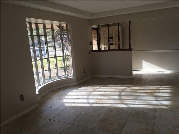 2nd image of 428 Pleasant Valley Ln