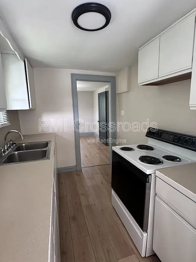 2 bed, 1.0 bath, 768 sqft, $995 — Photo 4