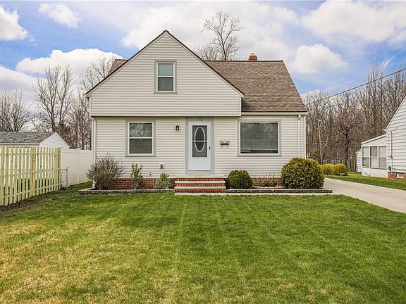 3rd image of 780 Bryn Mawr Ave