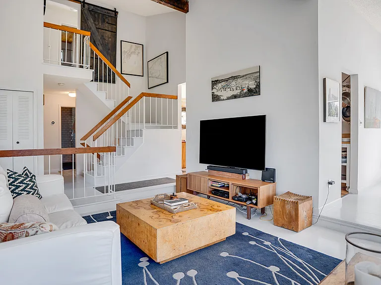 155 S Fairview Ave — Photo 14