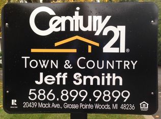 1407 Nottingham Rd, Grosse Pointe, MI 48230