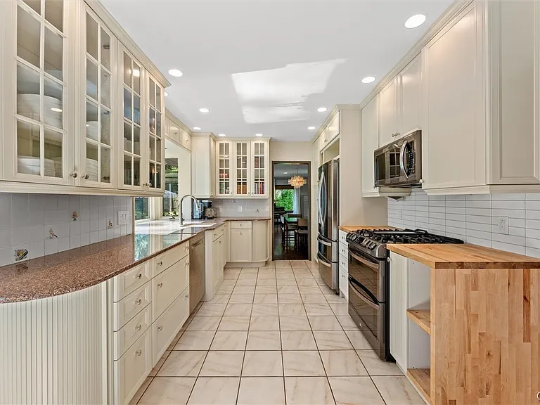 30 Lyndon Rd — Photo 14