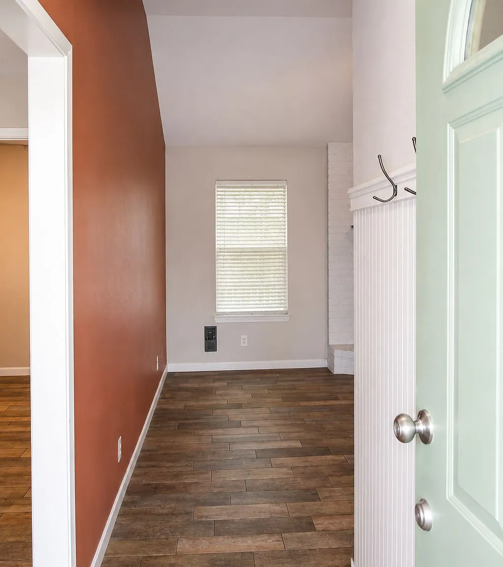 3 bed, 1197 sqft, $1,425 — Photo 2
