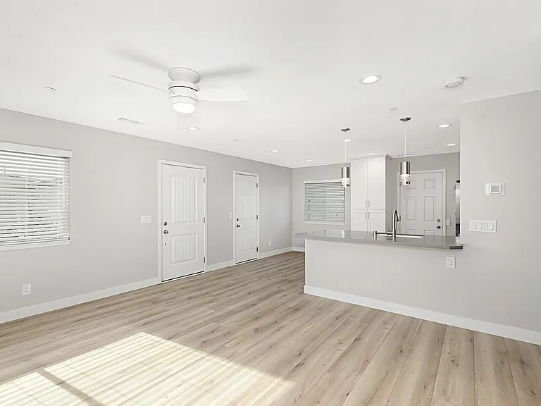 330 Ash Ave — Photo 10