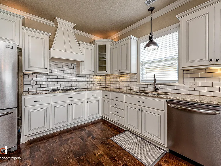 1408 NE Dysart Woods Ln — Photo 14