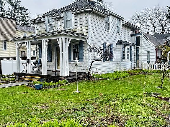 2nd image of 180 College Ave