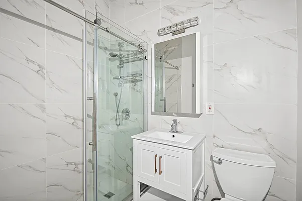 Rented by Urban Real Estate Property Group Inc | media 15