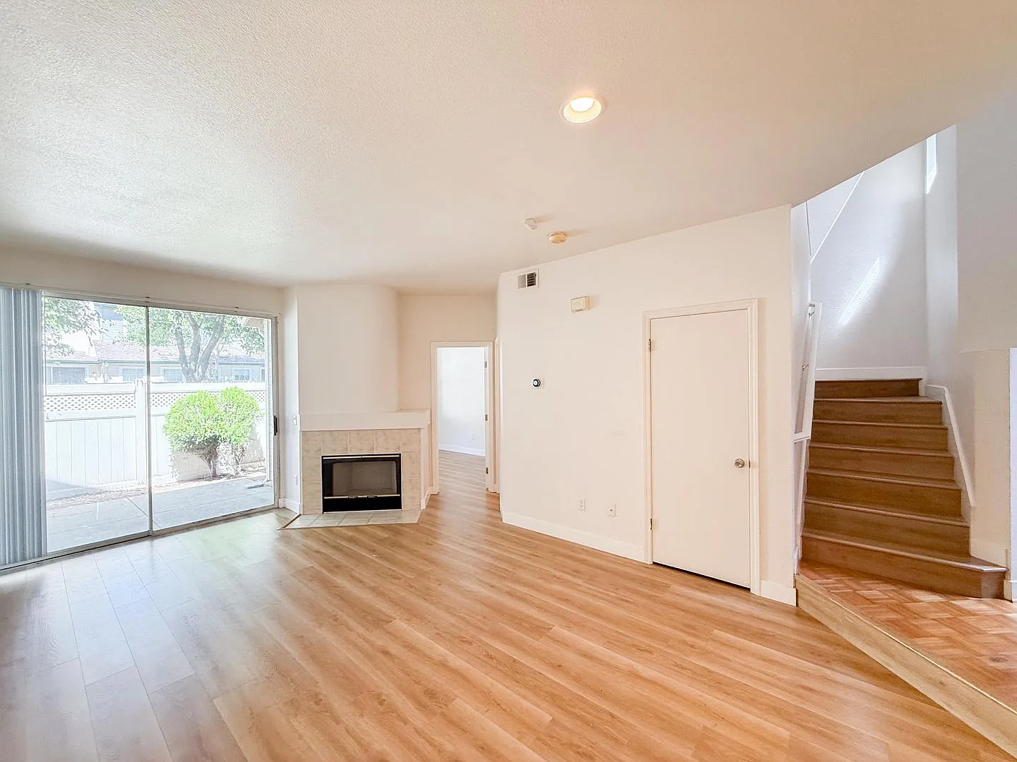 Richmond Marina Bay 3 Bed 3 Bath Townhome in Gated Bay Front Community — Photo 2