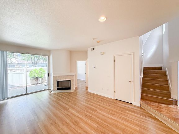 2nd image of 2527 Baywood Way