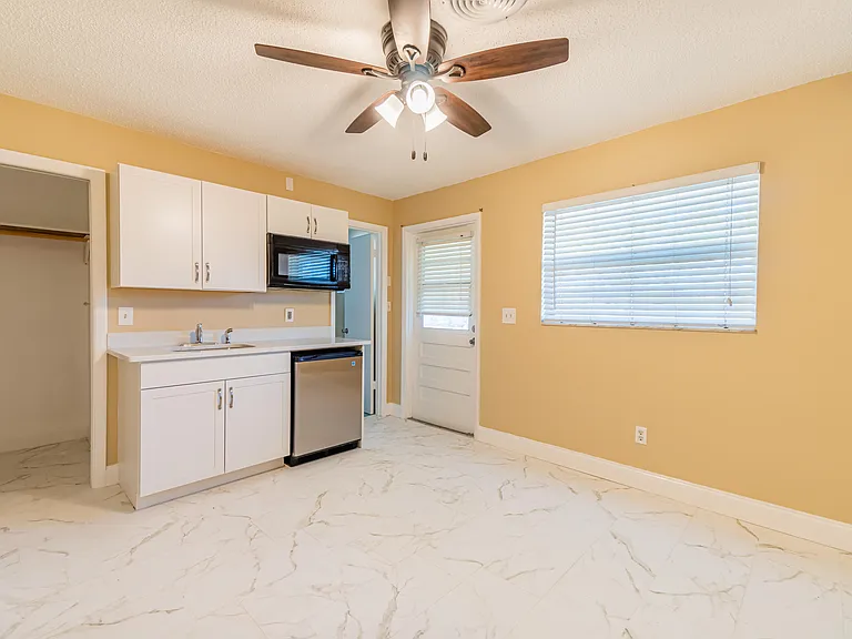 2546 NE Hickory Ave #B — Photo 6