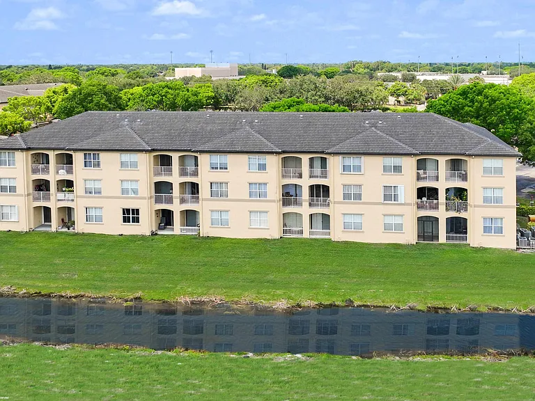 2060 Greenview Shores Blvd #318 — Photo 15