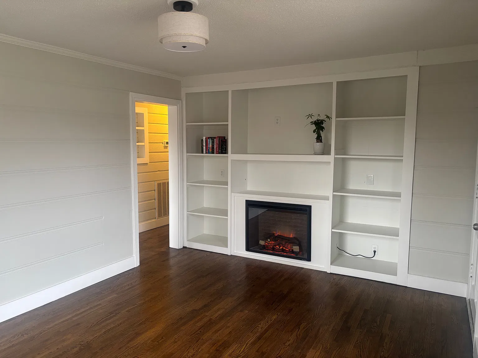 3 bed, 975 sqft, $2,150 — Photo 2