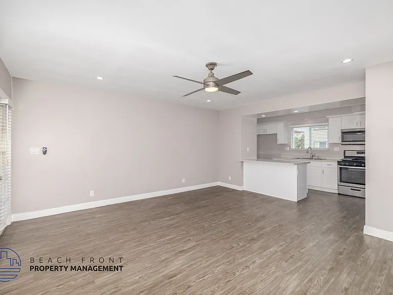 11819 Eucalyptus Ave. — Photo 17