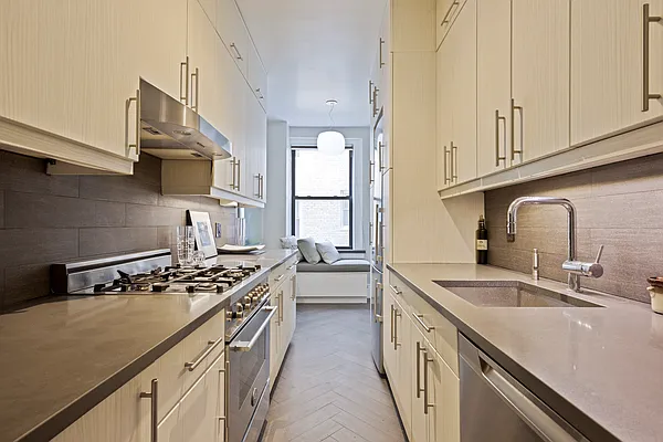 Kitchen, photo 1