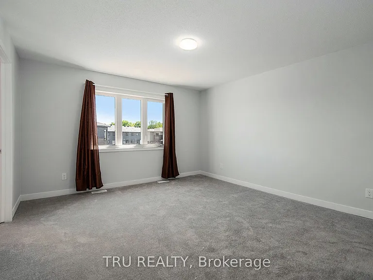 813 Crossgate St — Photo 12