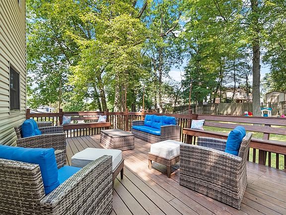 3rd image of 2064 Powell Rd