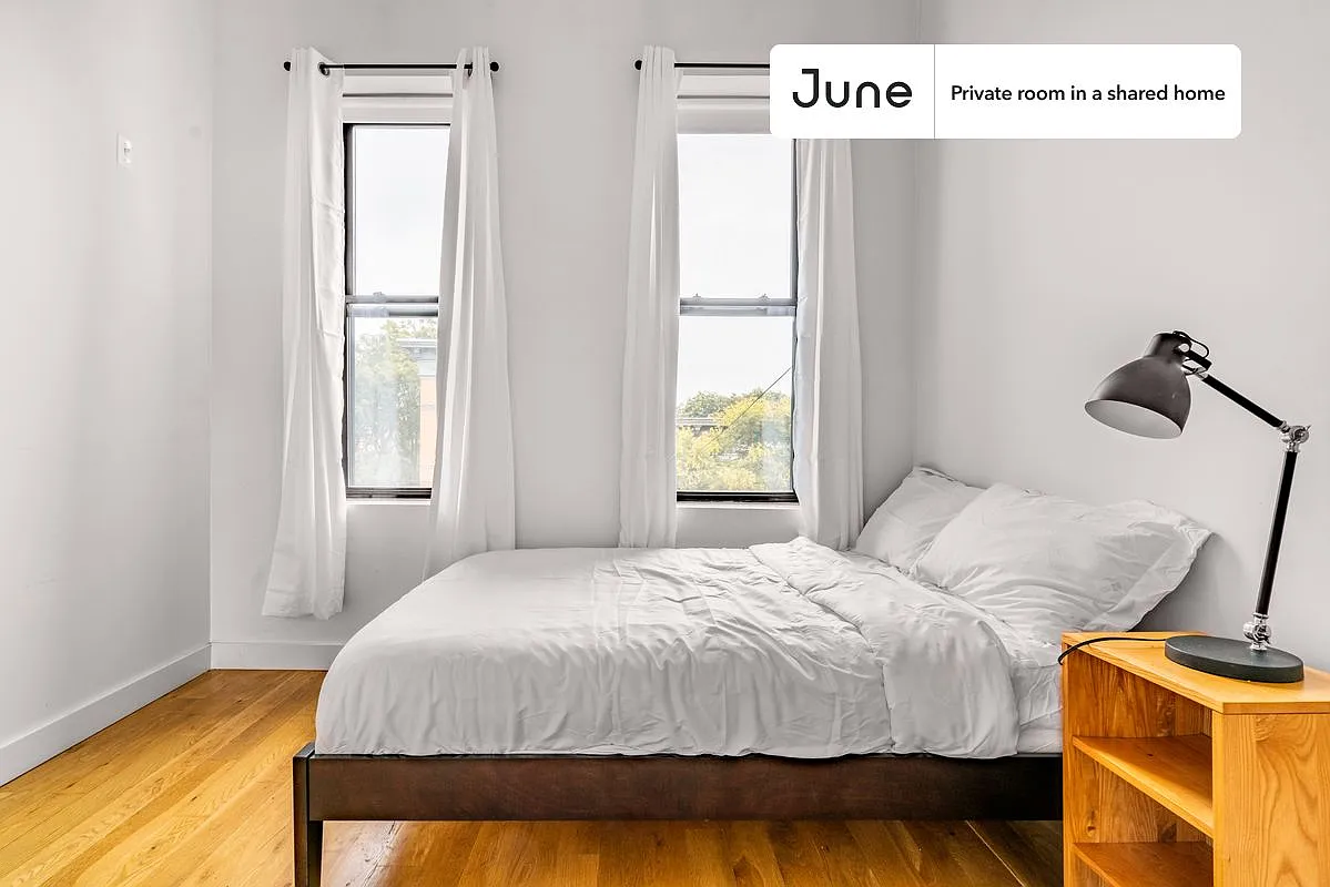 Full bedroom in 5 bed/3 bath home in Ridgewood #1408 A — Photo 2