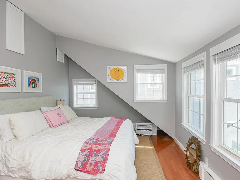 110 N Pembroke Ave — Photo 22