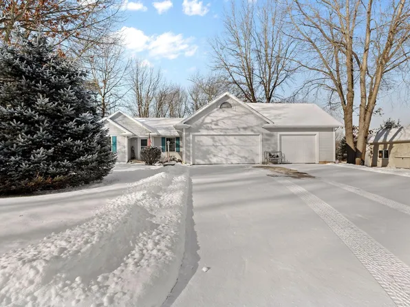 55391 Forest Cove Ct, New Carlisle, IN 46552