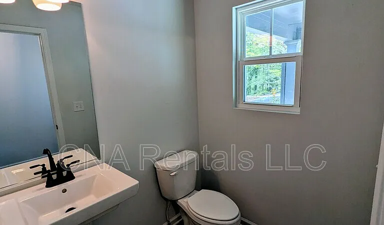 2367 Summit Ave — Photo 22