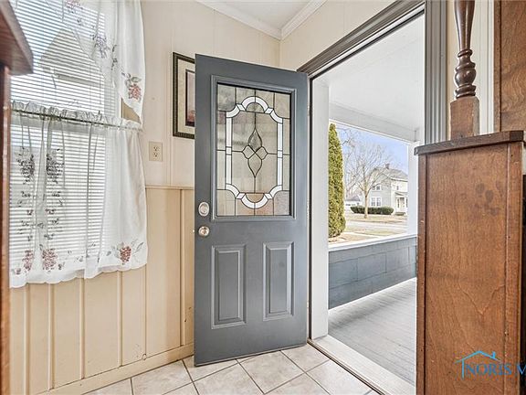 5th image of 165 Walker St