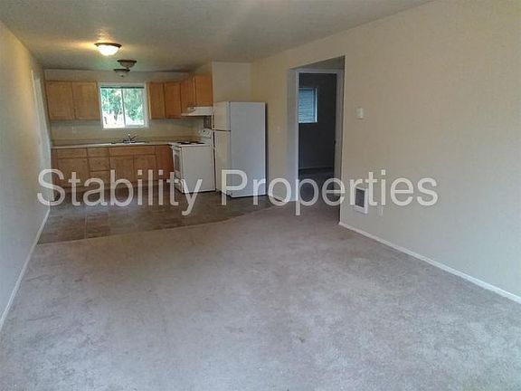 4th image of 2505 Mitchell Ave NE