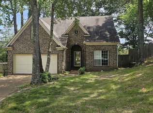 222 Walnut Trace Dr, Cordova, TN 38018