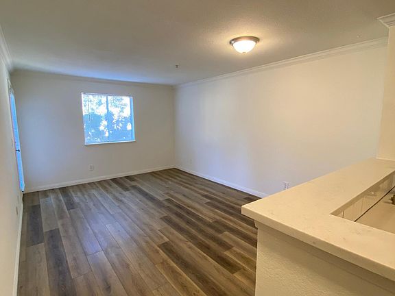 3rd image of 8889 Caminito Plaza Centro #7427