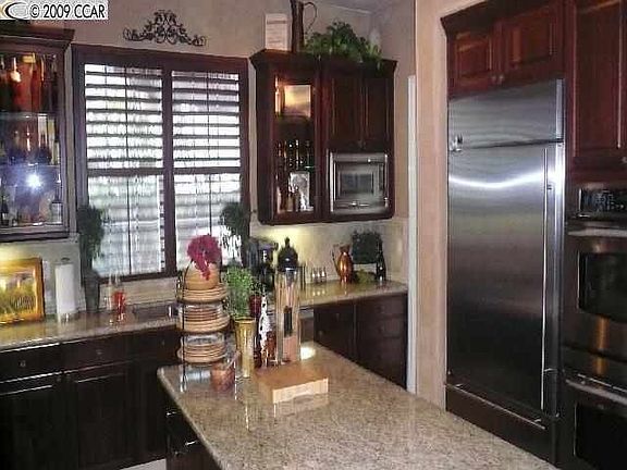 4th image of 139 Carmen Way