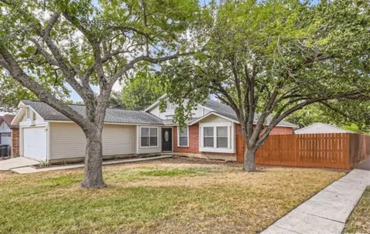 13251 Larkgate Dr — Photo 2