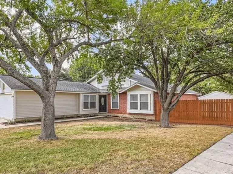 13251 Larkgate Dr — Photo 2