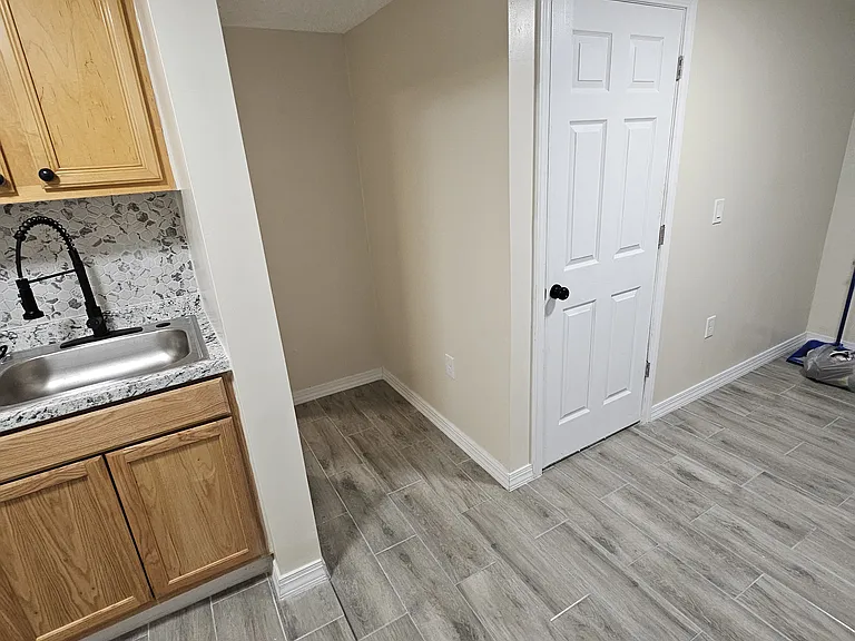 S Sunland Dr — Photo 10