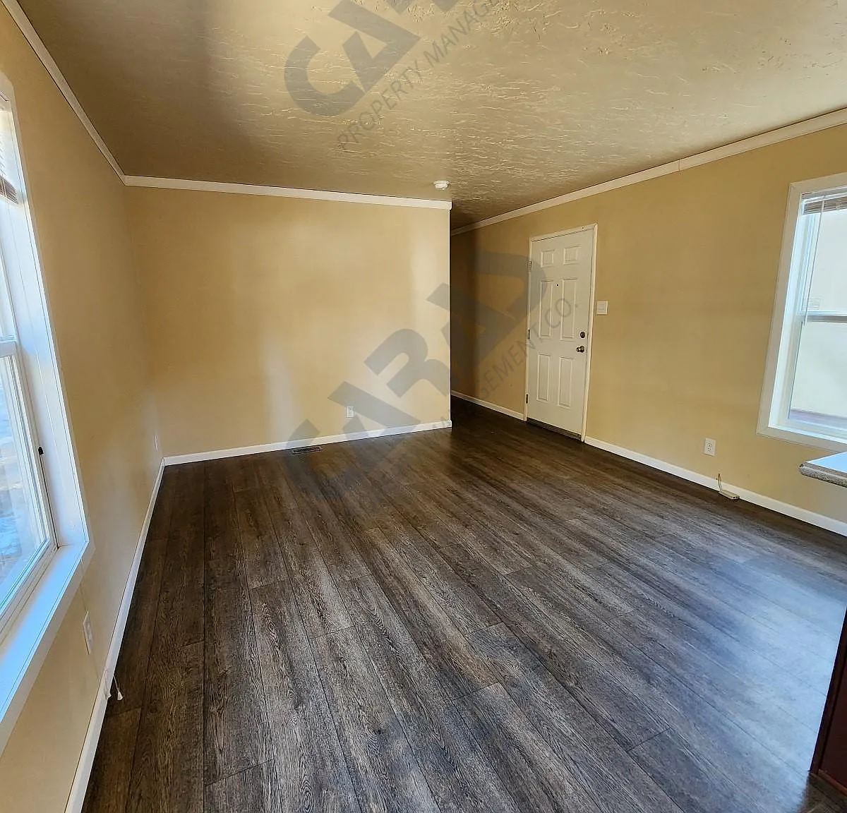 3 bed, 858 sqft, $1,250 — Photo 3