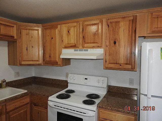 2 bed, 1000 sqft, $1,050 — Photo 3