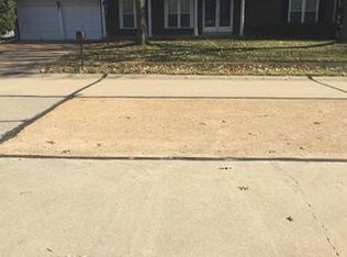 5424 Stonehurst Dr, Saint Louis, MO 63129