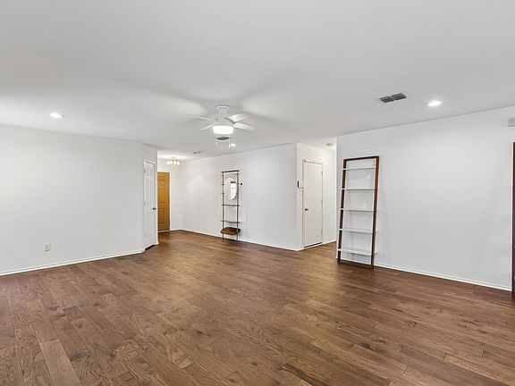 5th image of 13166 Michelle Dr