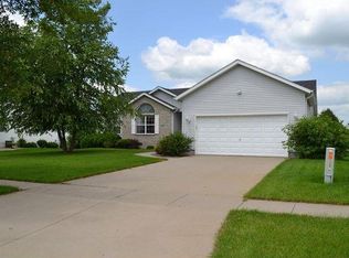 2790 Hunters Ridge Rd, Marion, IA 52302