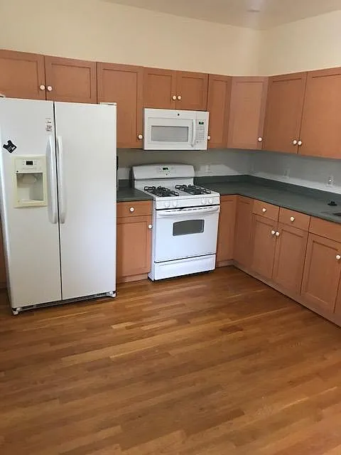 14 Schiller St #2B