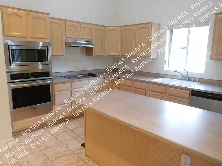 5747 N 105th Ln — Photo 20