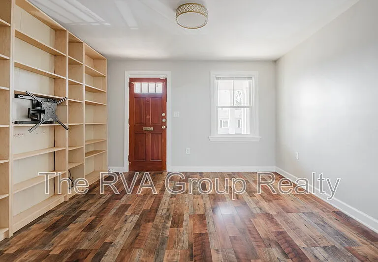 1230 Wallace St — Photo 7