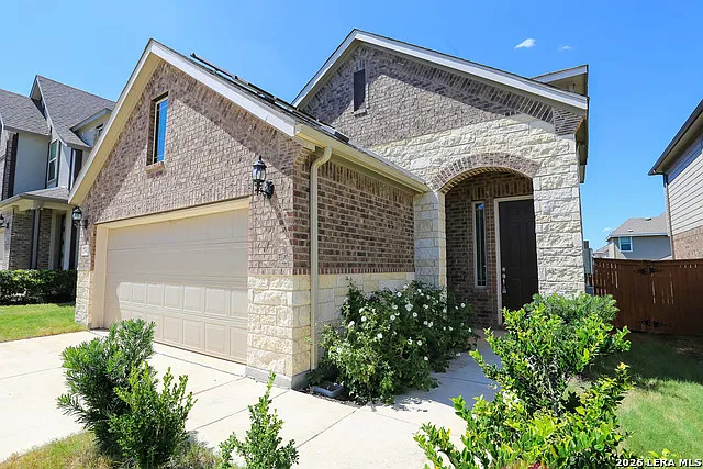 4 bed, 3.5 bath, 2100 sqft, $2,800 — Photo 1