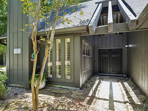 2nd image of 1 Sandlily Ct