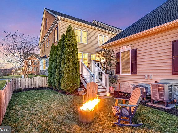 4th image of 22971 Chertsey St