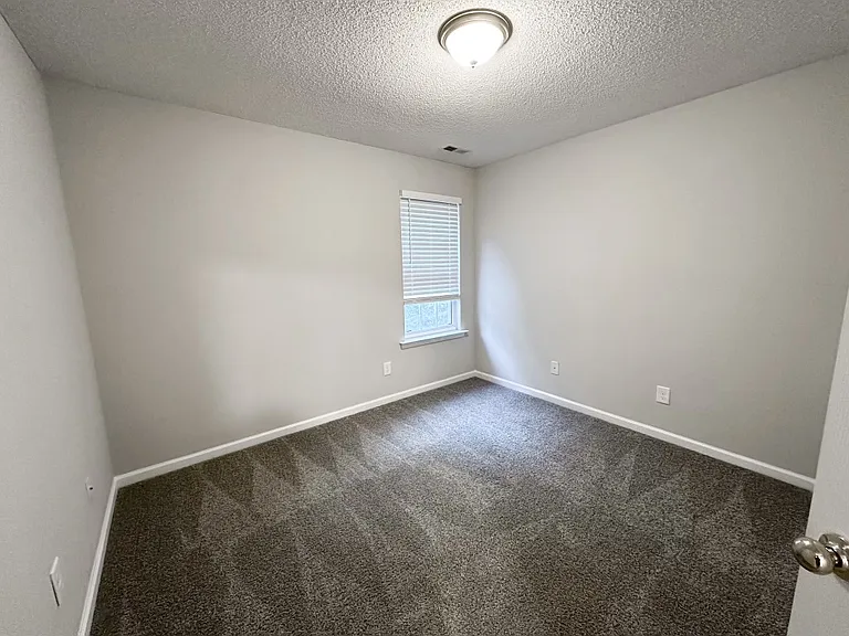 3904 Toyon Dr — Photo 15