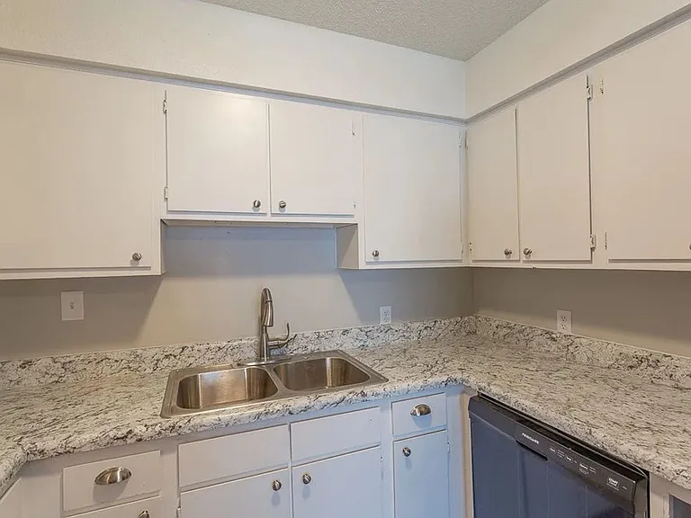 500 Cumberland Ave — Photo 3
