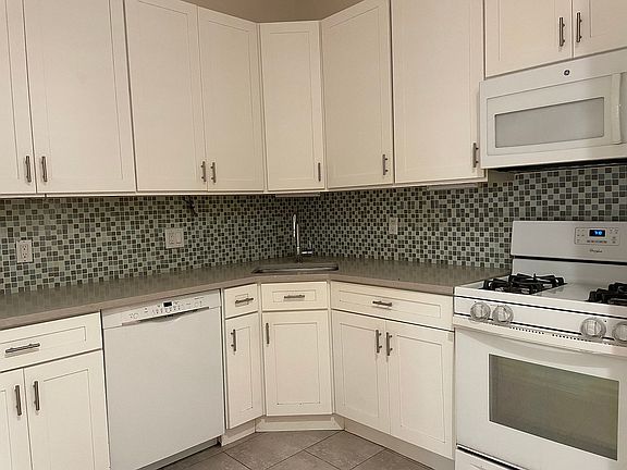 5th image of 36 Saint Marks Ave #1