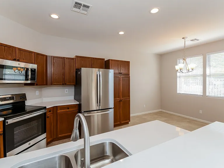 13673 W Cypress St — Photo 7