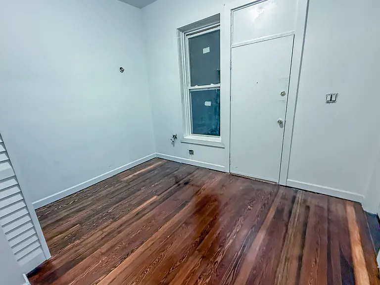 8714 S Commercial Ave #1R — Photo 11