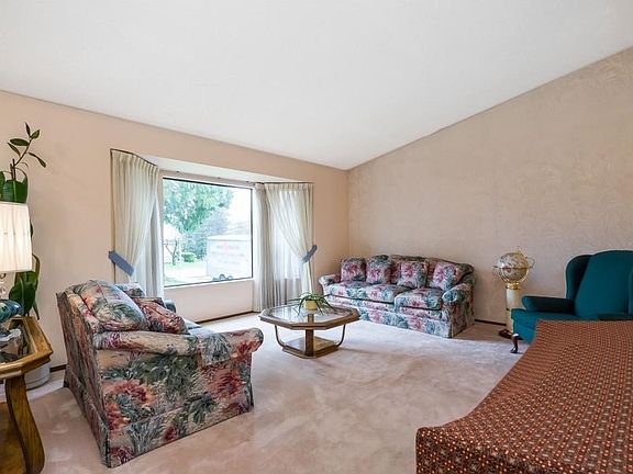 5th image of 14421 A Ave #91